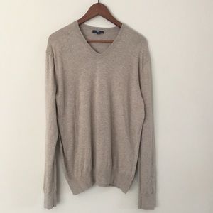 Gap v-neck sweater